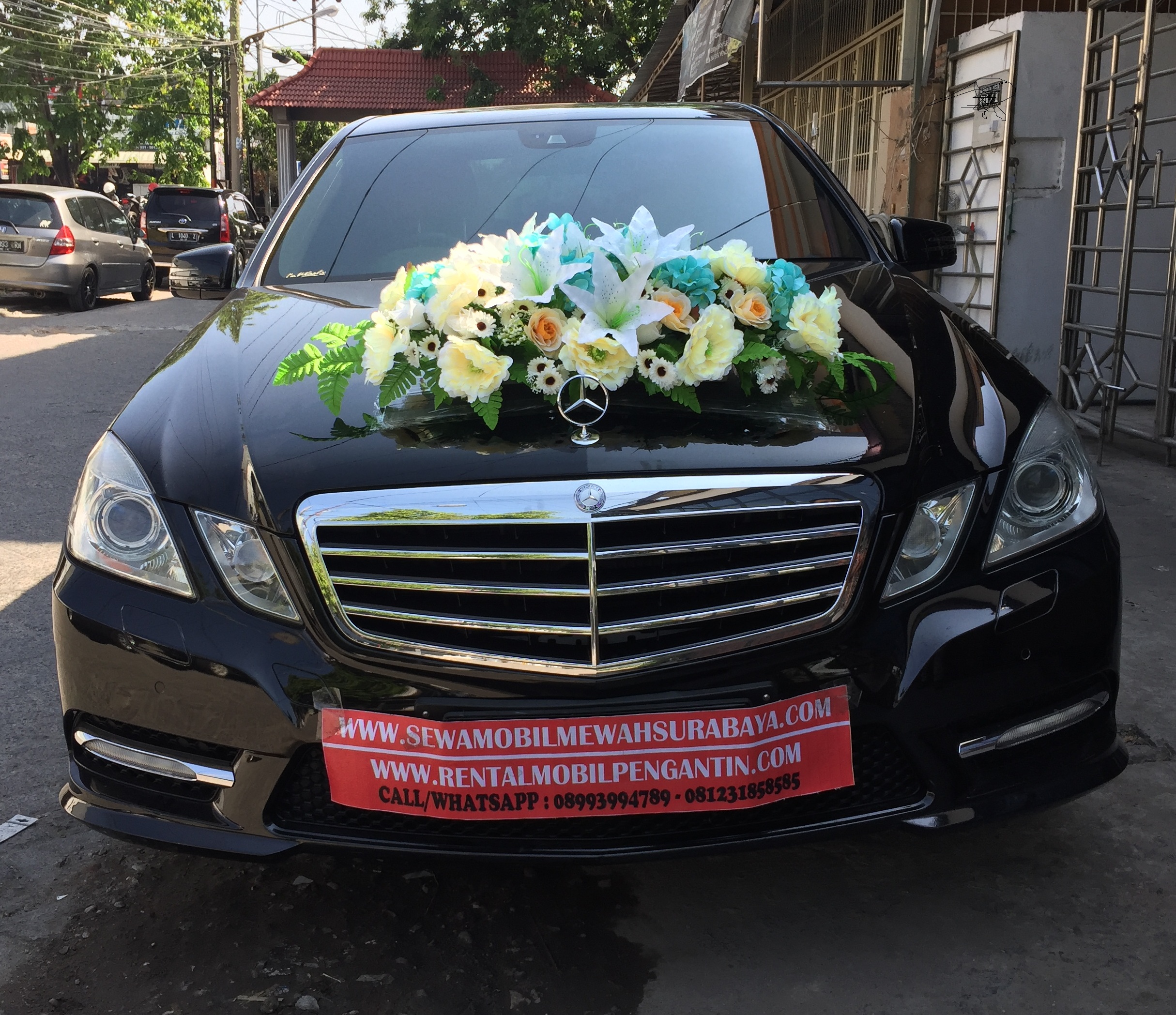 sewa mercy e250 e300 hitam surabaya, sewa mobil pengantin mercy e250 e300 e400 wedding car surabaya