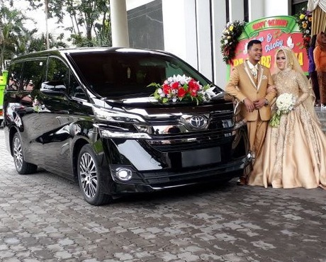 Sewa Rolls Royce Surabaya